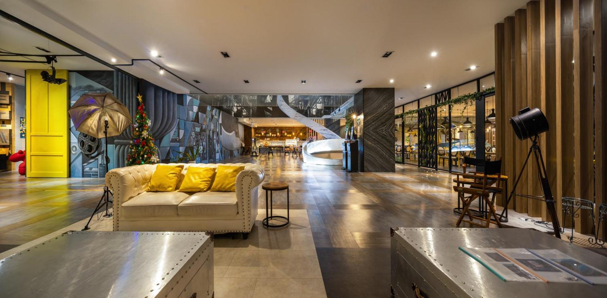 Ningcui Business Hotel Taichung Eksteriør bilde